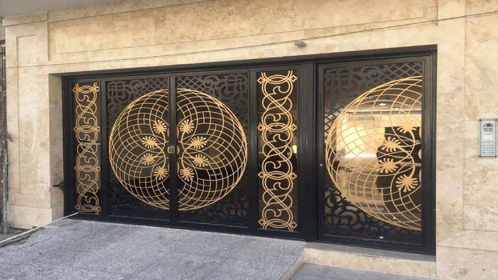 سفارش درب حیاط ساده در اصفهان