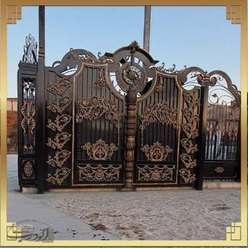 بهترین جنس درب حیاط چیست؟